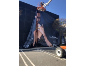 From Street to Storefront: The Impact of Custom Branding Banners in NYC’s Competitive Market