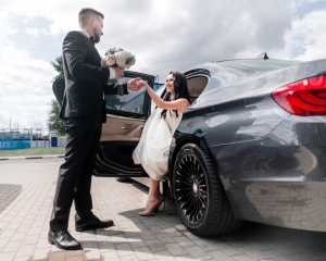 Luxurious Wedding Limousines in Mississauga with Chauffeurs