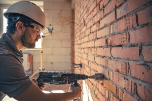 Corded vs. Cordless Power Tools: Which One is Better for Stone Fabrication?