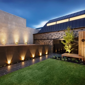 Transform Your Yard with These 5 Outdoor Lights