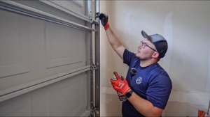Top 5 Signs You Need Garage Door Repair in Coram