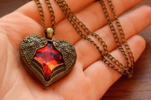 A Stylish Fusion Trend Now Buy Artificial Jewellery for your Love