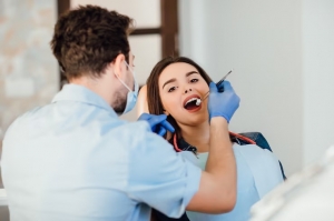 7 Benefits of Laser Teeth Whitening Near Me