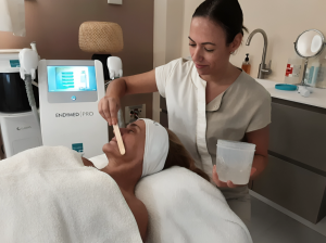 Why RF Skin Tightening is The Go-To Non-Invasive Treatment For Youthful Skin