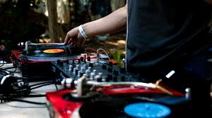 Hire or Rent Technics Turntable – Premium DJ Gear from Fizz DJ