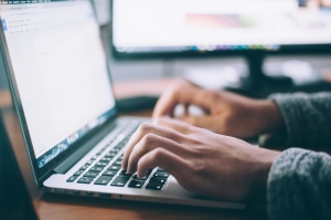 Wie kann fortschrittliche Software helfen, Geschäftsberichte in Echtzeit zu erstellen?