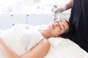 Top Non Invasive Facial Treatments for Glowing Skin Without Surgery