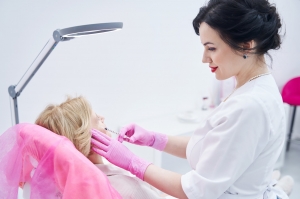 What Cosmetic Dental Services Does A List Cosmetics Offer? 