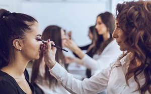 Find the Best Makeup Academy in Ahmedabad for Your Dream Career