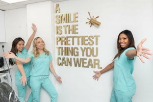 Why Choose a Smile Dentist in NYC for an Affordable Implant Tooth?