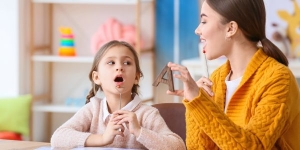 Speech Development in Children: When to Consider an Evaluation by the Best Audiologist in Delhi