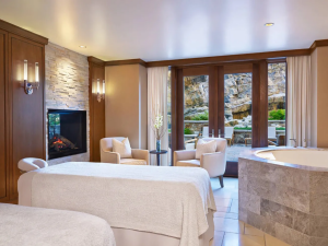 Top 6 Massage Tables for Professional Therapists in 2025