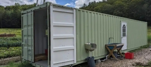 Benefits of 40-Foot Shipping Containers