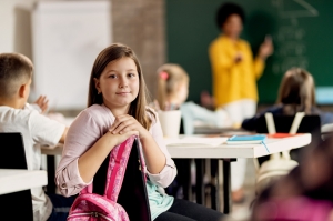 What are the rules for school admission in UAE?
