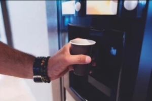 How to Choose the Perfect Vending Machine Locations in Chicago for High Traffic