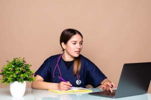 How to Apply Clinical Knowledge in a Nursing Assignment?
