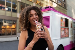 Craft vs Chain: Why Local Ice Cream Shops Win in Chicago