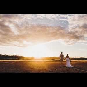 Tips for Capturing Golden Hour Wedding Photos on the Gold Coast
