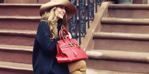 Why Elegant Purse Hanger Hooks Are a Must-Have Accessory for Every Woman