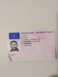 Comprare la patente di guida italiana B online senza esami
