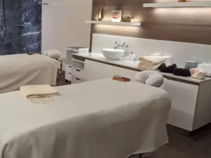 7 Best Spa Multipurpose Tables for Your Business