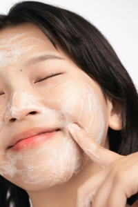 Ultimate Guide: Best Face Washes in Pakistan for Acne-Prone Skin: