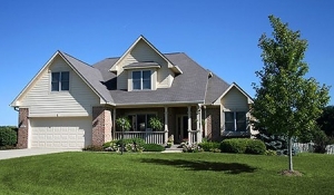 How Lawn Appearance Influences Customer Perception in Retail and Hospitality