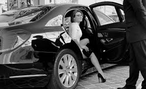 Airport Transfers Made Easy with a Luxury Chauffeur Service in Epsom