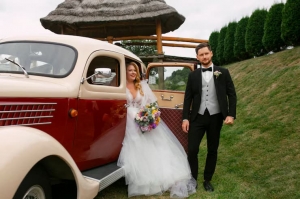 Top Benefits of Using Spring Hill Wedding Transportation on Your Big Day