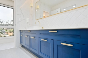 What to Consider When Buying a Blue Shaker Solid Wood RTA Vanity?
