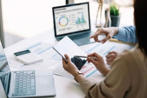 How Consultants Can Improve Your Compliance Documents