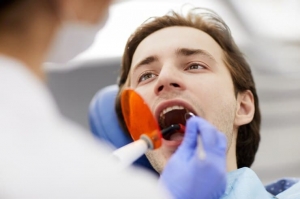 When to See a Gum Specialist for Oral Health Concerns