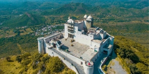 Best Sunset Spot in Udaipur: Sajjangarh Palace Viewpoint Guide