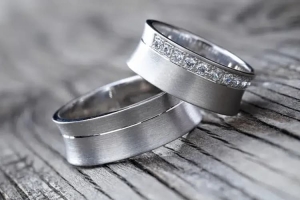 Selling a Platinum Ring in the UK? Here’s What You Should Know