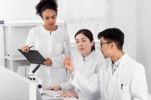 Top Life Science Executive Search Firms Redefining Leadership Hiring