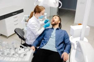 Achieve a Radiant Smile at a Top Dental Clinic in Riyadh