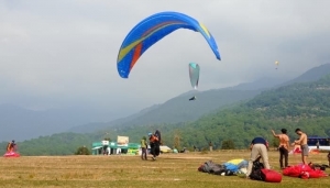 Experience Paragliding Like Never Before With Rudra Adventures at Bir Billing