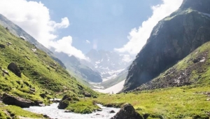 Best Time to Trek Hampta Pass with Detailed Weather and Temperature