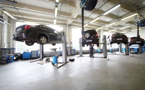 Why Trusting Authorised Technicians for Car Maintenance is Essential?