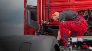 A Breakdown Survival Guide: What to Do When Your Semi Truck Stops in Texas