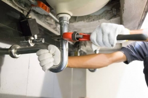 Are Plumbers In Elgin, TX Available 24/7 For Emergency Service?