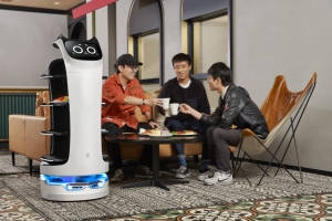 Robot Food Delivery in Canada – The Future of Contactless Dining Has Arrived