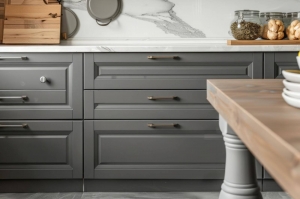 4 Stylish Grey Kitchen Wood Cabinets You’ll Love