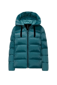 Style Meets Warmth: Best Winter Jacket for Women at Advid Clothing