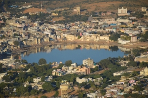 A Day in Pushkar: Temples, Markets, and Desert Vibes