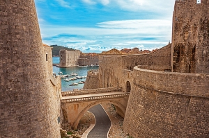 Discover Provence with Planetazur: Calanques, Wine, Boats & Hiking Adventures