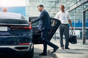 Why Do Travelers Prefer Private Drivers In Albuquerque NM Over Rental Cars?