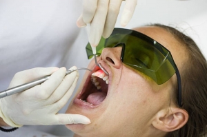 Pain-Free Dental Care: How Lasers Minimize Discomfort and Speed Up Healing