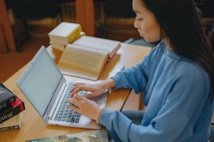 Assignment Help Near Me: How Location-Based Services Are Changing the Game for Students in Australia
