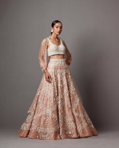 Regional Wedding Traditions and Perfect Outfit Choices